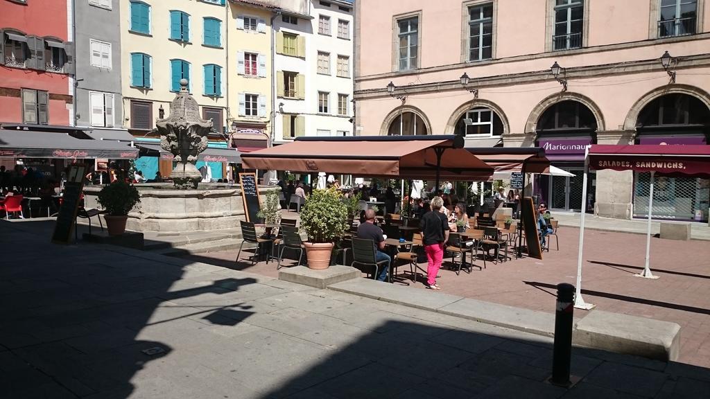 Espace Grenouillit Le Puy En Velay Экстерьер фото